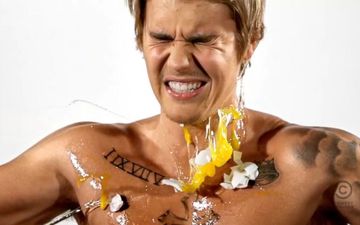Thumb_ht_justin_bieber_comedy_central_roast_egg_jc_150217_16x9_992