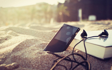 Thumb_beach-black-book-bubbles-day-ear-buds-favim-com-55145
