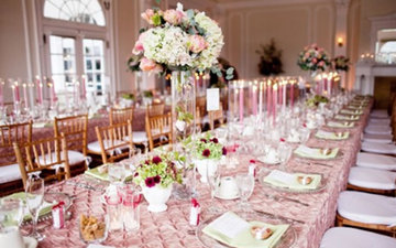Thumb_pink-and-gold-formal-table-setting