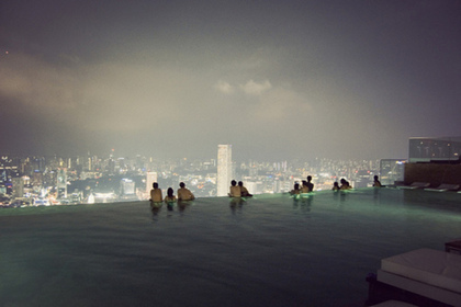 Teaser_amazing-city-house-pool-view-favim.com-196620