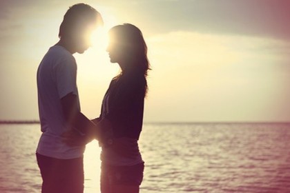Teaser_couple-sea-beach-love-sun-favim.com-481308