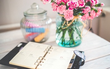 Thumb_flowers-desk-office-vintage-large